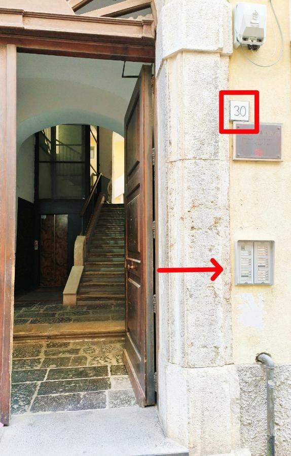 In Urbs Salerno Exterior foto